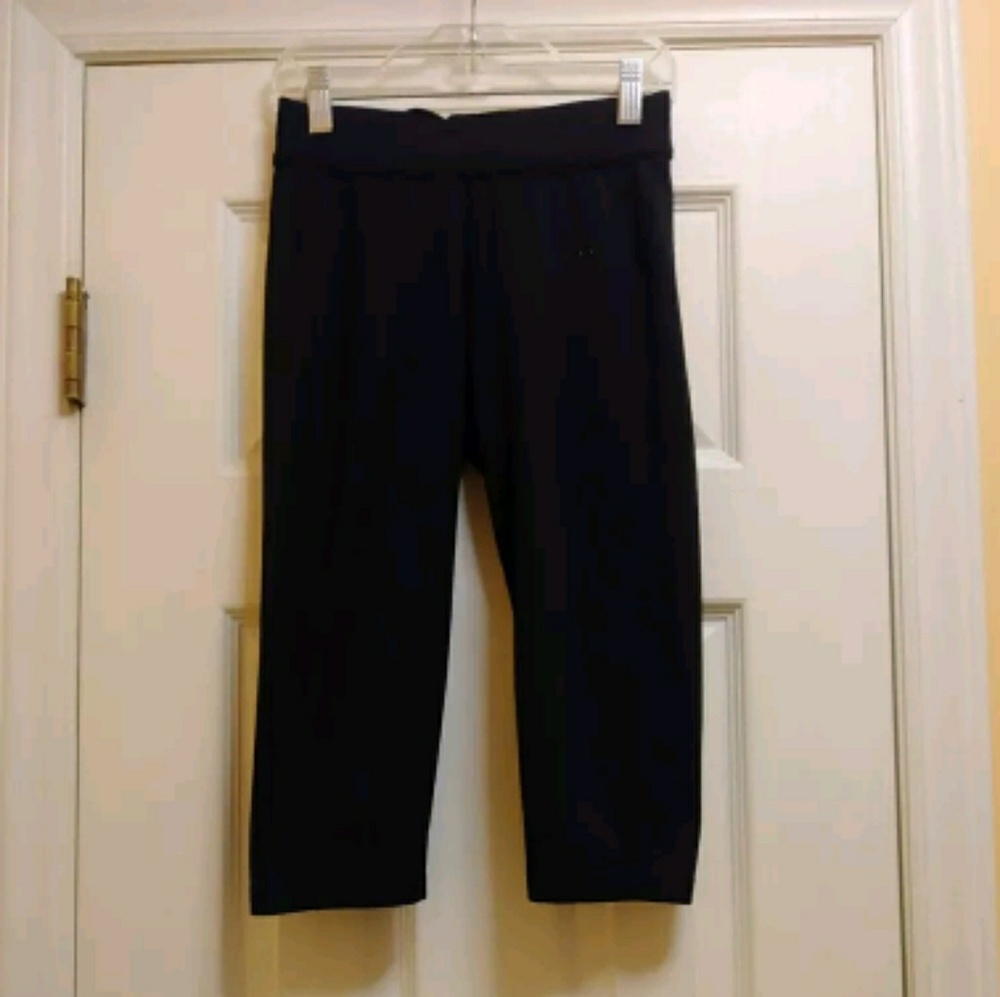 Reebok Women's Capris Size Small Black Workout